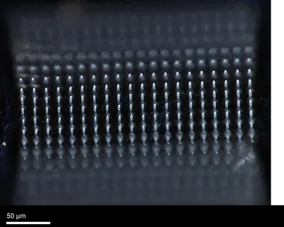 2 µm pillars in HSQ